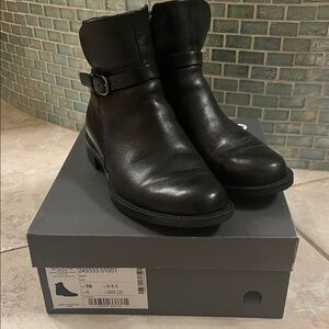 Ecco Black Leather Ankle Booties